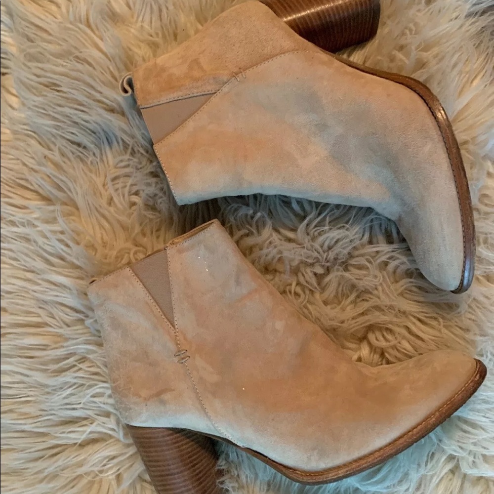 M. Gemi suede tan ankle boots